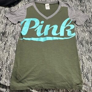 Women’s medium PINK T-shirt